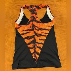 Blackmilk Clothing Tiger Active Tank Size Medium
